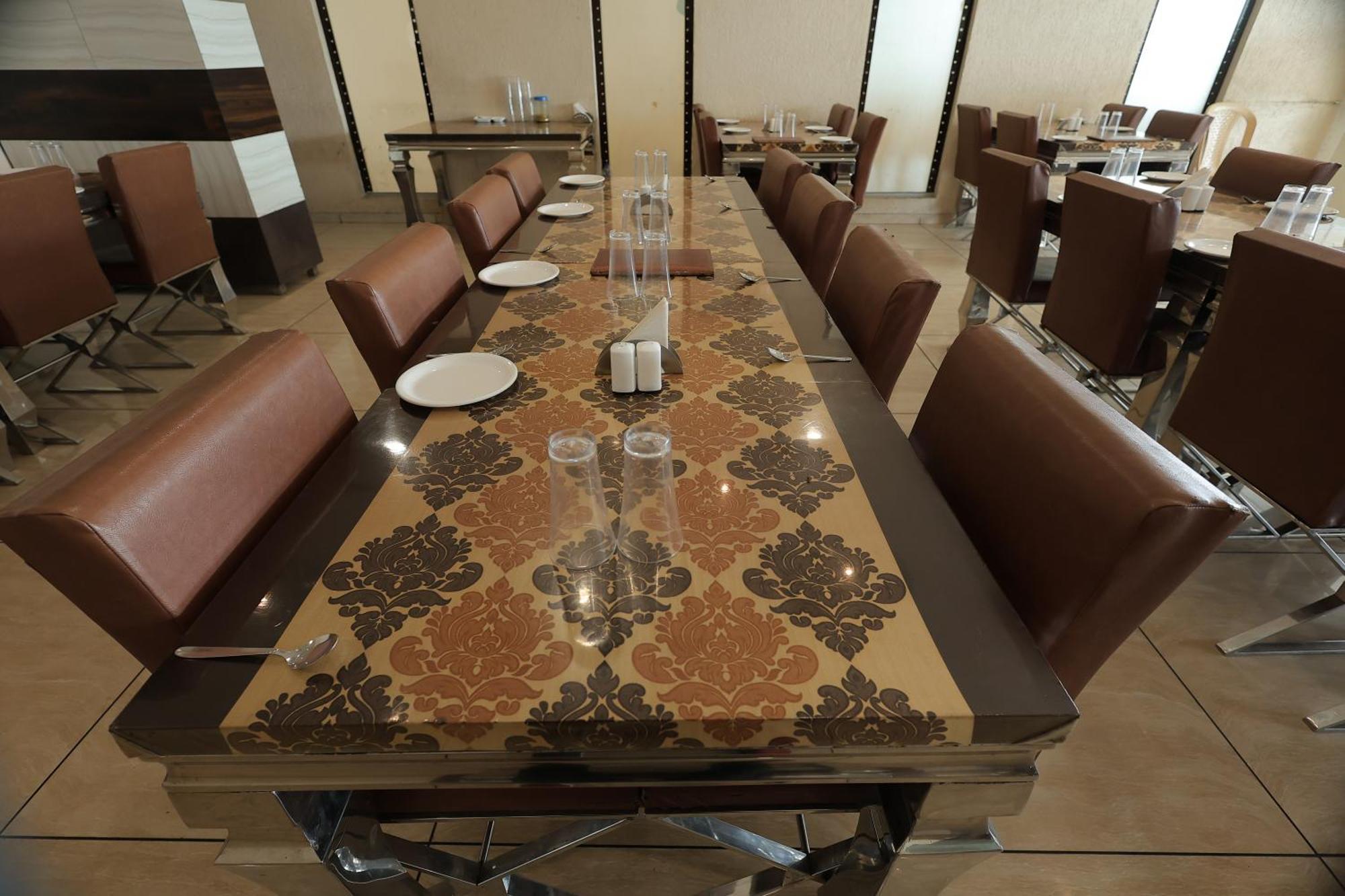 Hotel Horizon & Restaurant スーラト エクステリア 写真